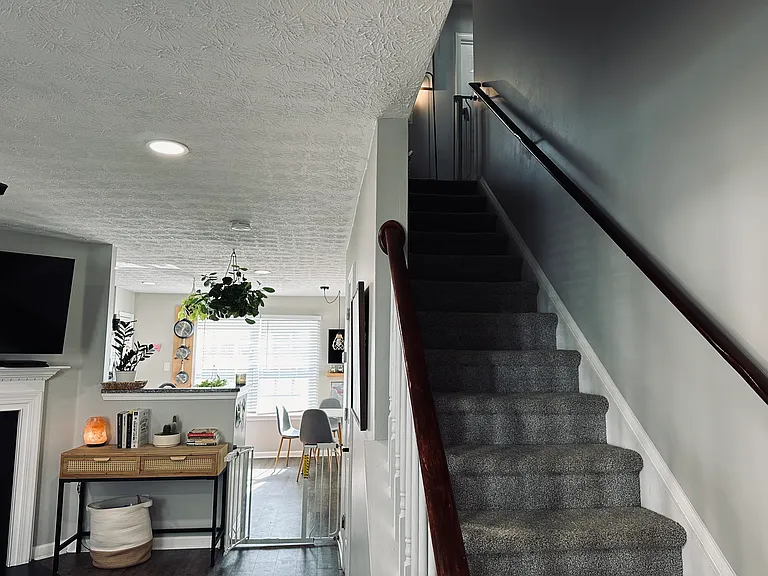 208 Oak Grove Way — Photo 5