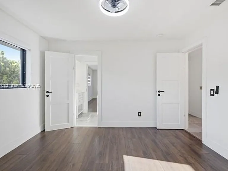 1415 W Camino Real — Photo 10