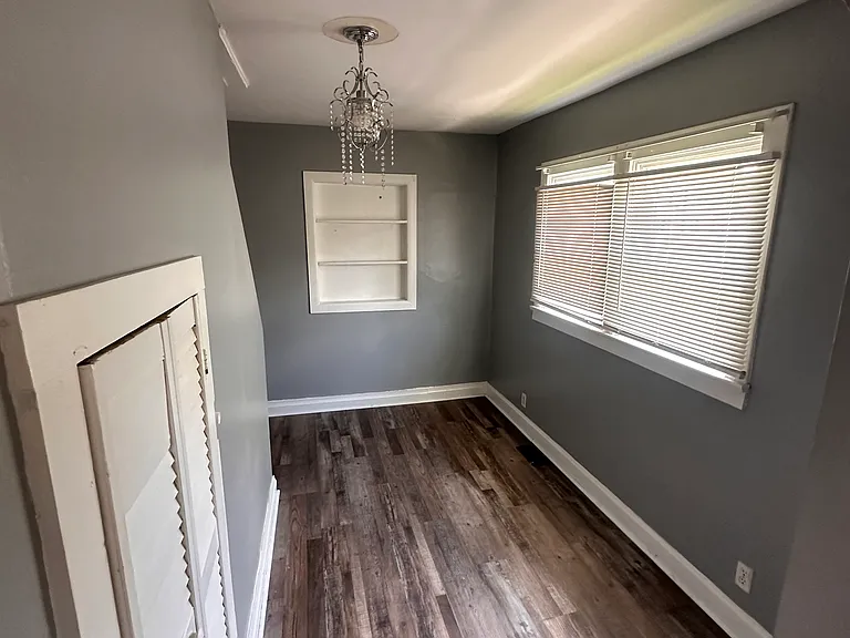 1008 W Lexington Ave — Photo 9