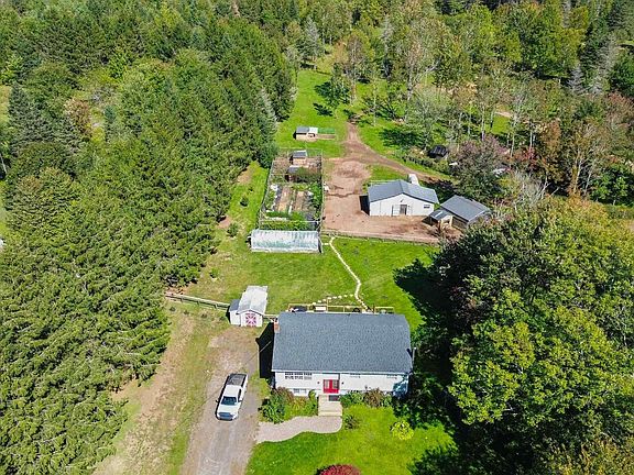 2nd image of 1106 Tetzlaff Rd
