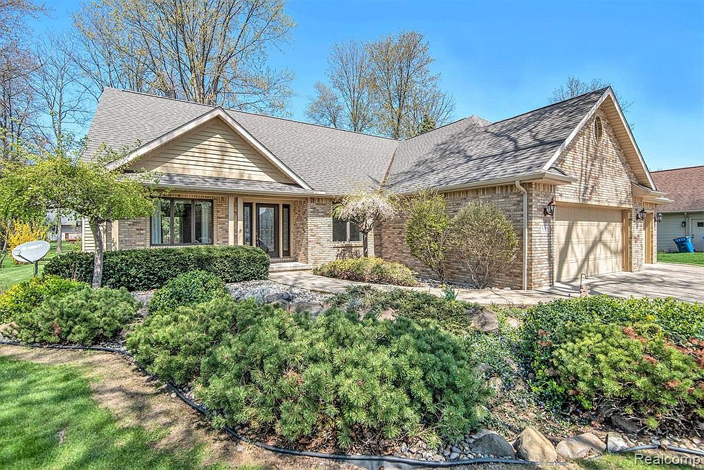 5148 Wyndemere Sq, Swartz Creek, MI 48473 Zillow