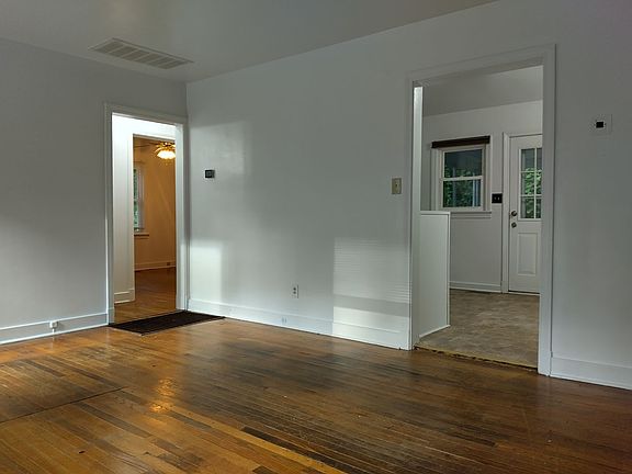 2nd image of 505 Burbank St