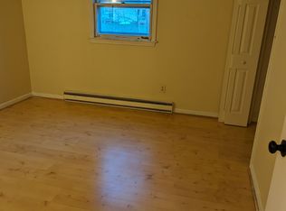 35 Seminary Hl APT 6, West Lebanon, NH 03784