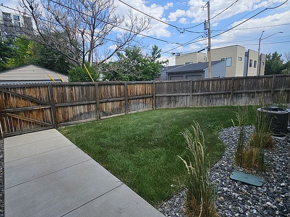 Private enclosed yard