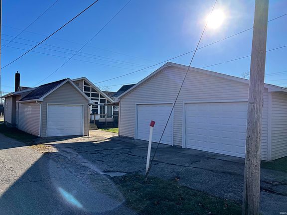 2nd image of 613 S 9th St