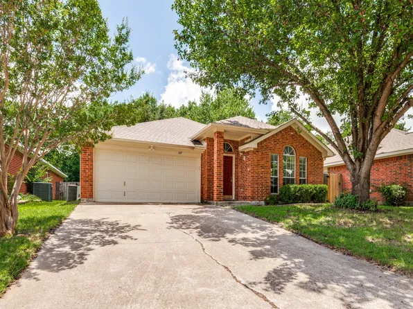 629 Forest Oaks Dr, Grand Prairie, TX 75052