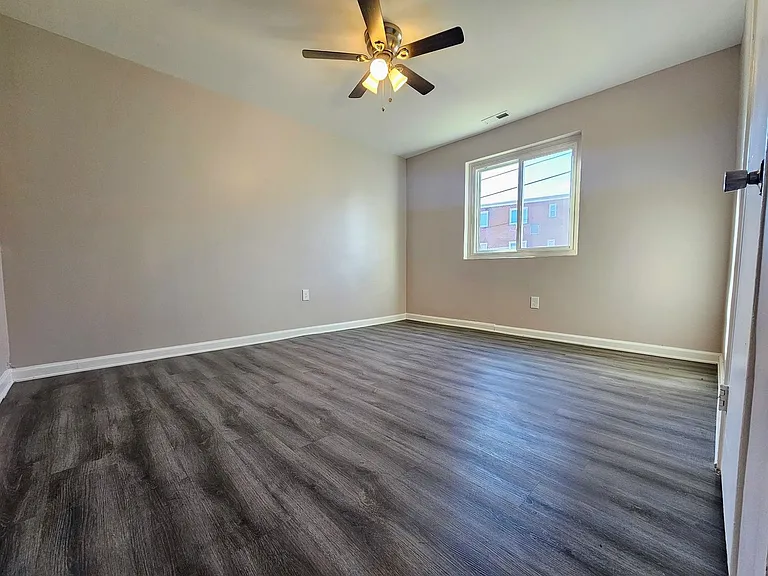 Wildwood Gardens Apartments — Photo 18
