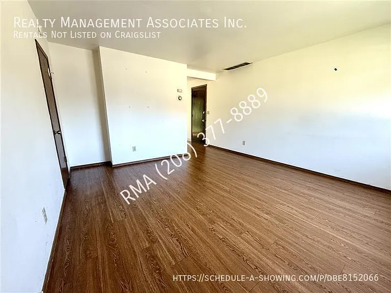 4319 W Rose Hill Ct — Photo 2