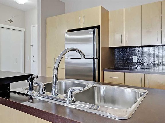 5th image of 69 Springborough Ct SW #226