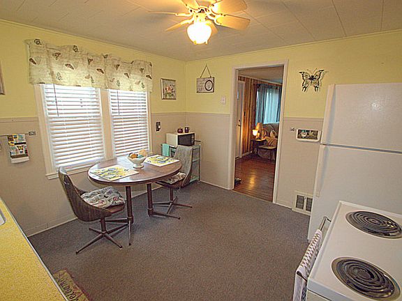 3rd image of 84 Fairvale Dr