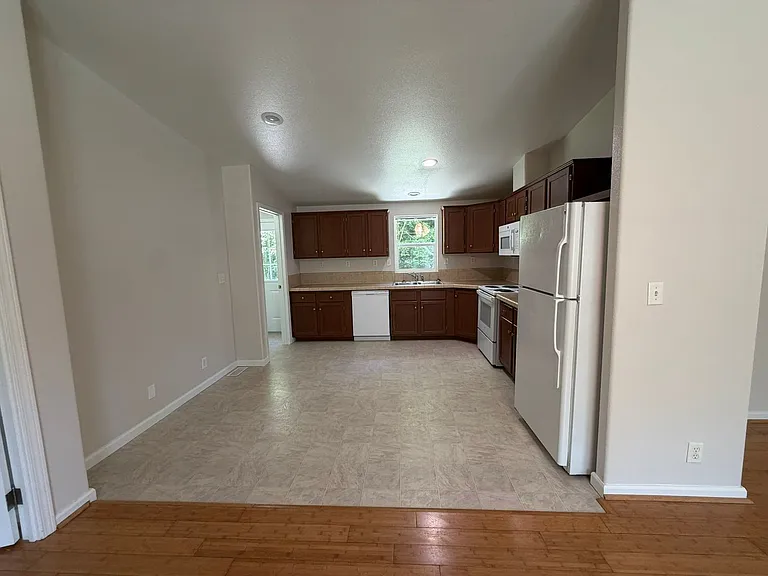 15820 SE 128th St — Photo 23
