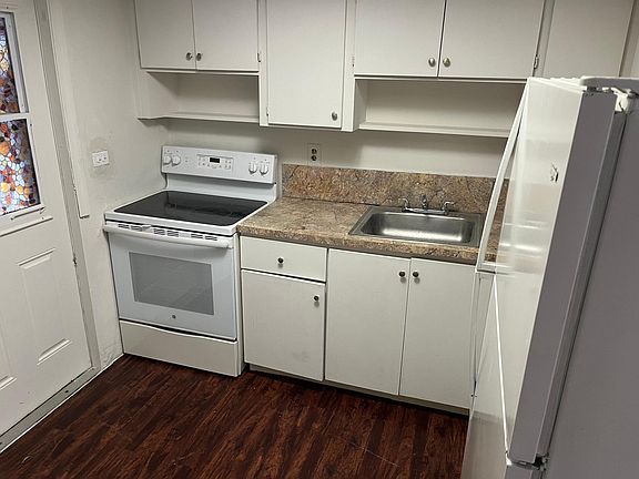 2nd image of 2525 NE 182nd St