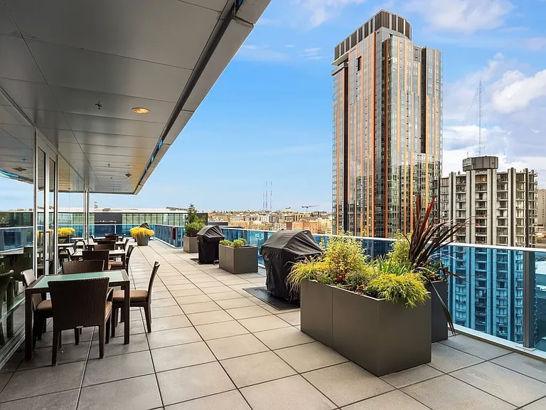 outside 18th floor amenity