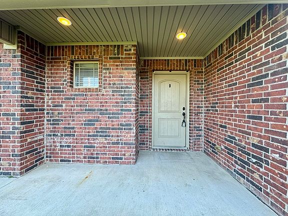 2nd image of 306 Lion Dr N