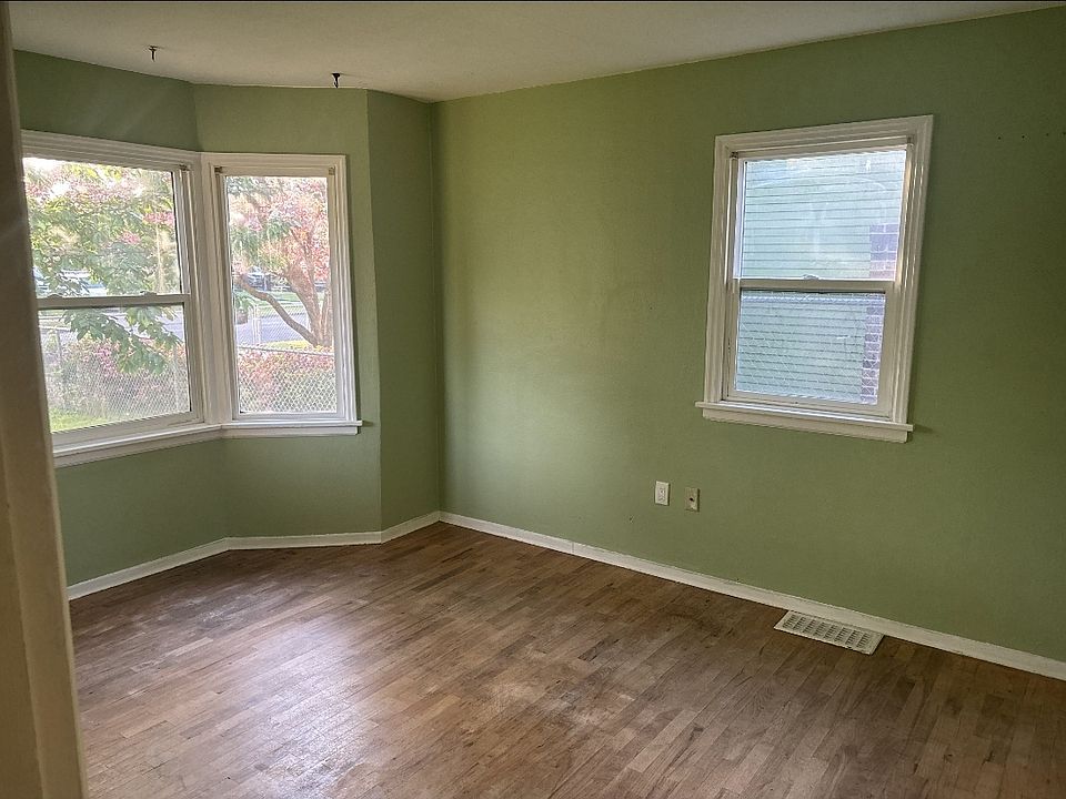 1st image of 619 Pleasant Ave
