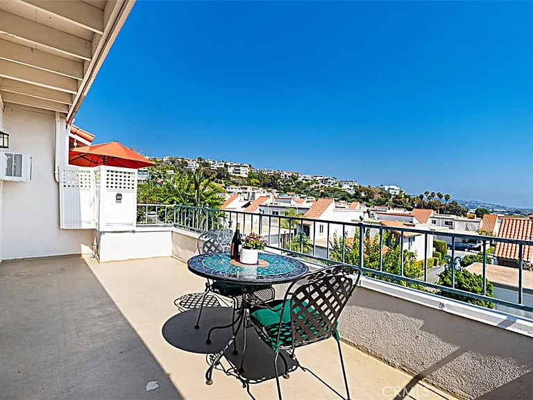 712 Calle Divino — Photo 33