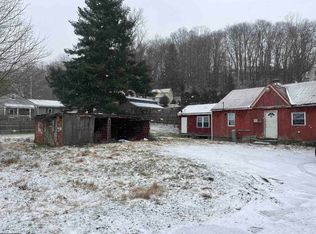 359 E 7th St, Weston, WV 26452