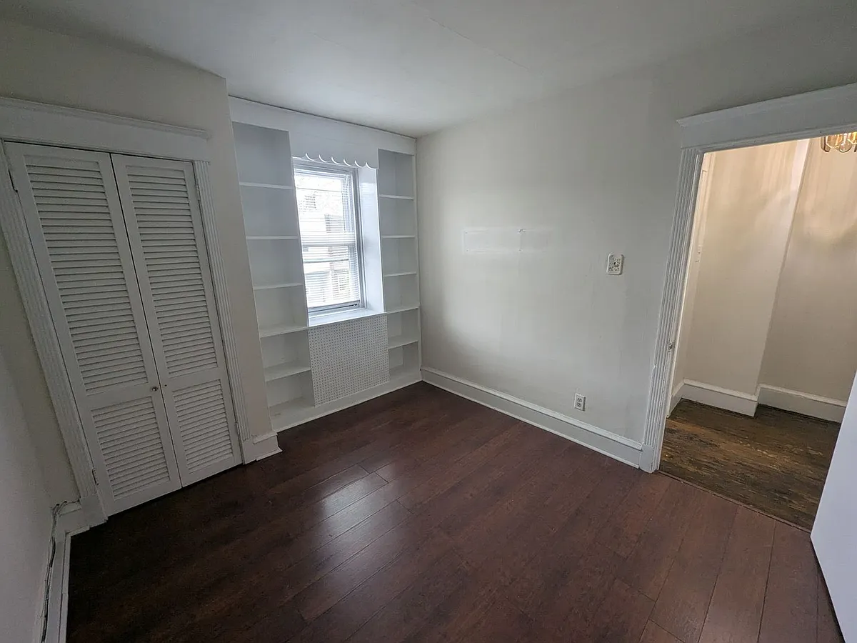 Building Photo - 929 Edgemore Rd