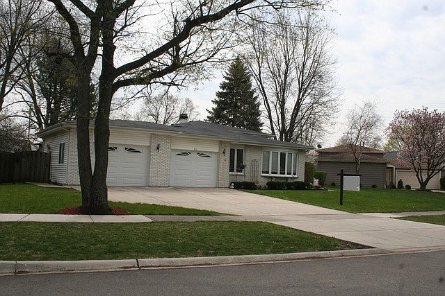 1st image of 851 Prague Ave
