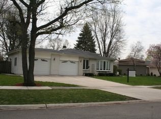 851 Prague Ave, Buffalo Grove, IL