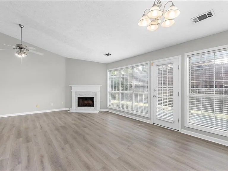 2110 Racquet Club Cir — Photo 8