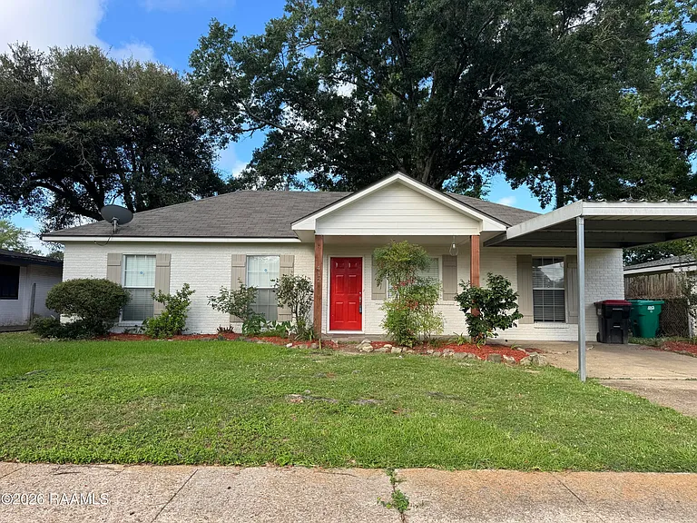 412 Normandy Rd — Photo 1