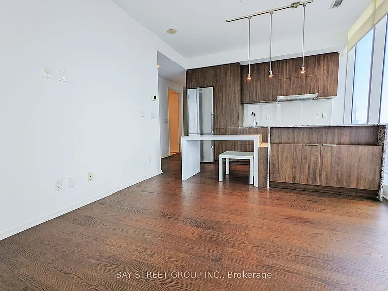 1 Bloor St E #4108 — Photo 6