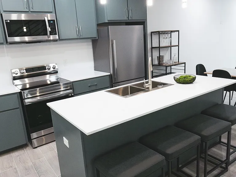 1400 W Wisconsin Rd #2 — Photo 13