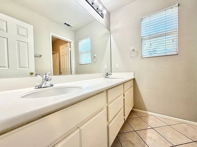 42041 Delmonte St — Photo 20
