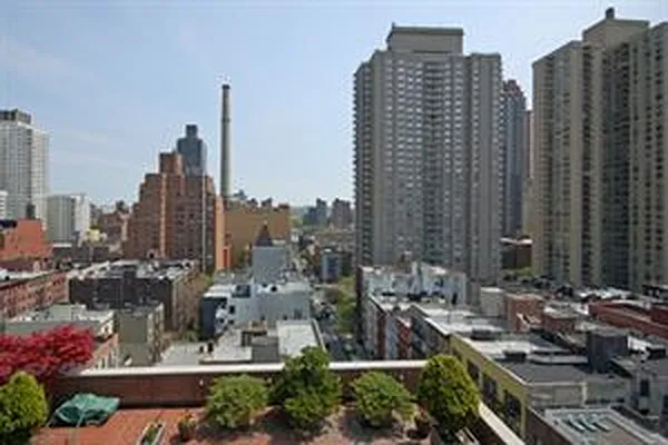 Sold by Douglas Elliman | media 22