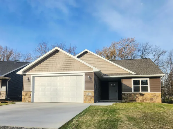 33 Ash Grove Pl, Kaukauna, WI 54130