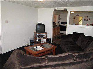 3rd image of 2404 W Memorial Dr