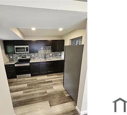 10750 Glen Garry Rd — Photo 1