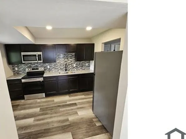10750 Glen Garry Rd, Saint Louis, MO 63137