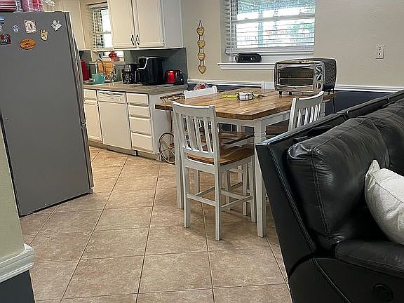 4th image of 2805 Lanette Ln