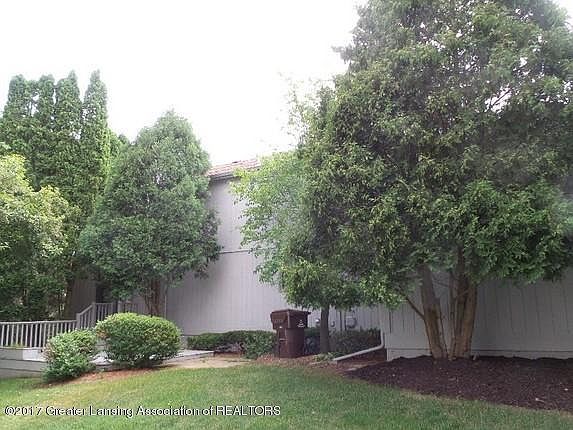 2nd image of 2594 Woodhill Dr