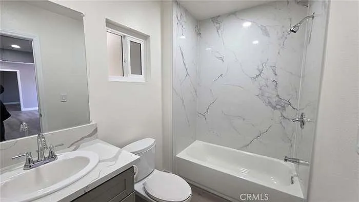 1186 W 9th St — Photo 3