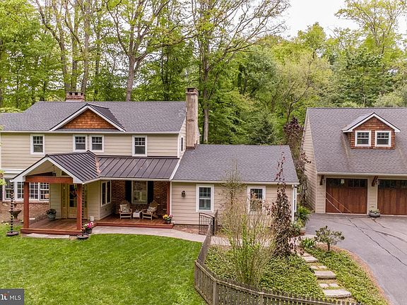 3rd image of 15 Dogwood Ln