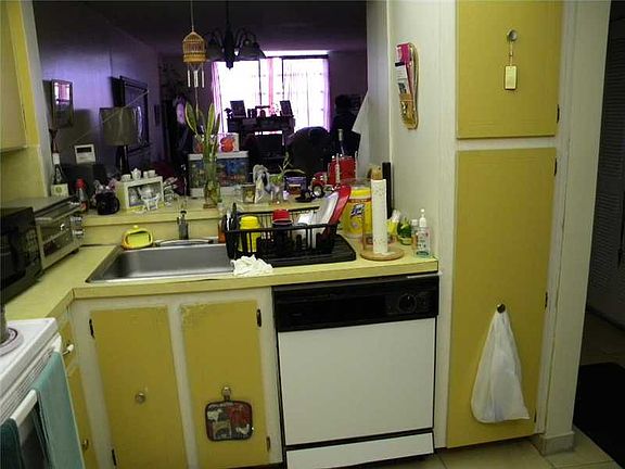 3rd image of 1250 NE 125th St APT 309C