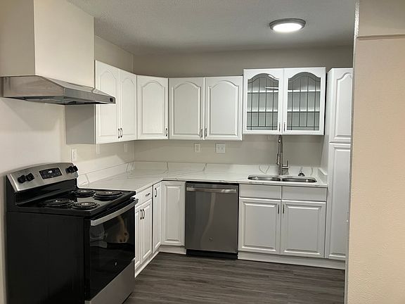 4th image of 407 Magnolia Ln