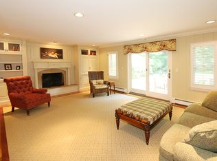 29 Wren Dr, Roslyn, NY 11576