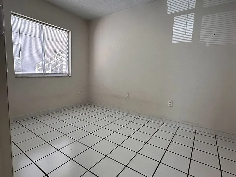 Kina Hialeah Apartments — Photo 18