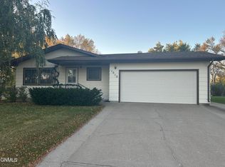 1010 12th St NE, Jamestown, ND 58401