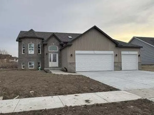 8301 Dylan Dr, Merrillville, IN 46410