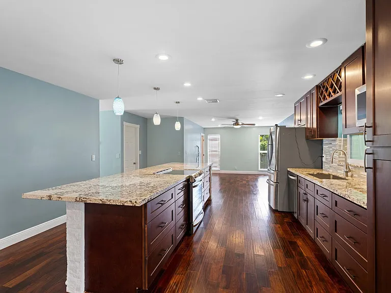 2996 Cardinal Dr — Photo 4