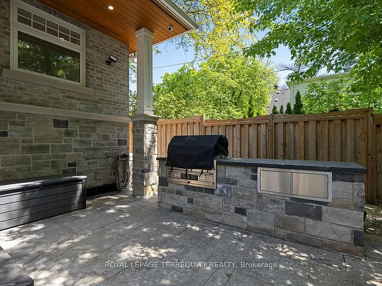 101 Chestnut Hills Pkwy — Photo 40