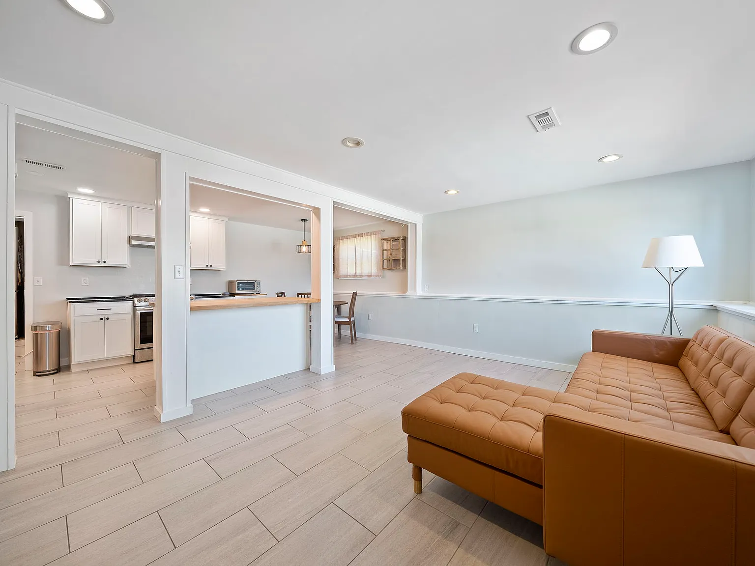 3 bed, 1.5 bath, 1342 sqft, $3,600 — Photo 2