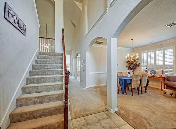 2nd image of 9901 Forest Hill Ct
