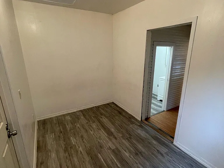1657 Southwest Blvd #3 — Photo 4