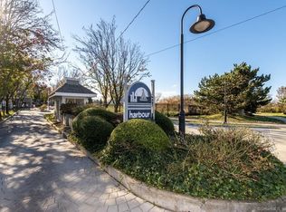 79 Harbour Clos #79, New Haven, CT 06519